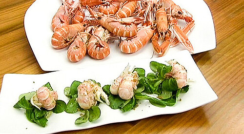 Cigalas con ostras y canónigos