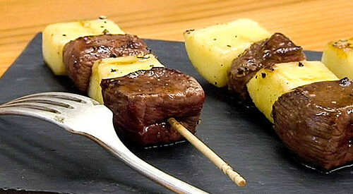 Brocheta de pato, miel y manzana