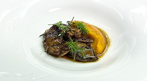 Codornices marinadas con crema de potimarron