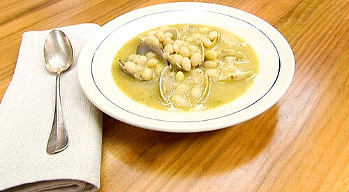 Pochas con almejas