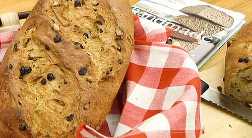 Pan de trigo, centeno, pasas y nueces