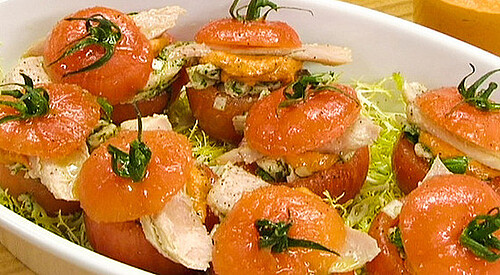 Tomates rellenos de ventresca y romesco