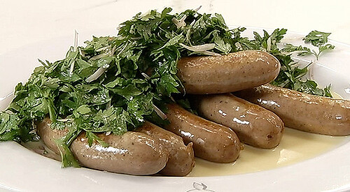 Salchichas con salsa de tocineta