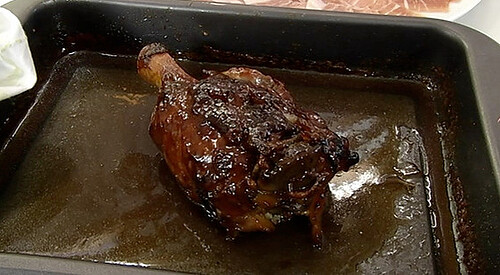 Codillo de jamón en su jugo