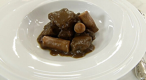 Carrilleras guisadas al vino “errexa”