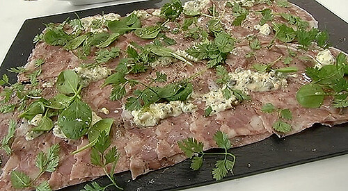 Cabeza de jabalí con salsa Lasarte