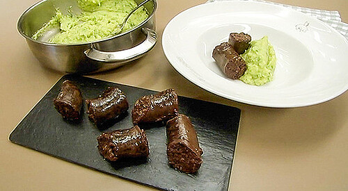 Patata y berza embarrada con morcilla