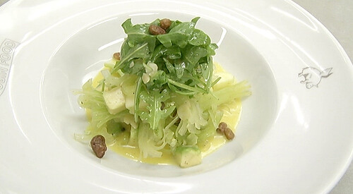 Ensalada de apio con salsa ligera