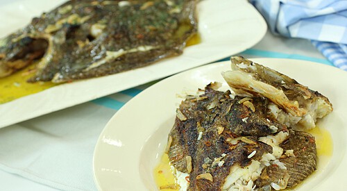 Rodaballo con refrito “brasa” y “sartén”