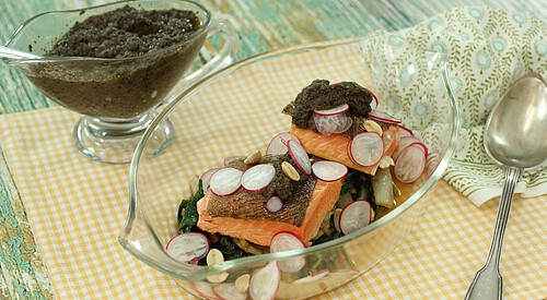 Trucha del fiordo con crema de aceitunas