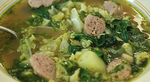 Sopa de berza y alubias
