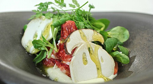 Ensalada de bogavante y hongos