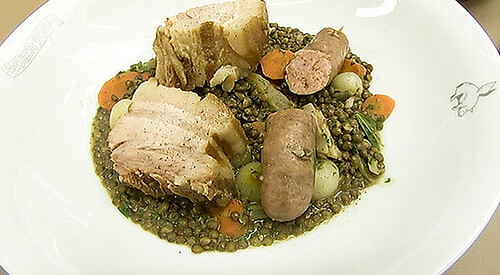 Pecho de cerdo con lentejas