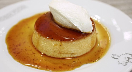 Flan “orgásmico” con crema de ron