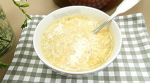 Sopa de pan y pollo