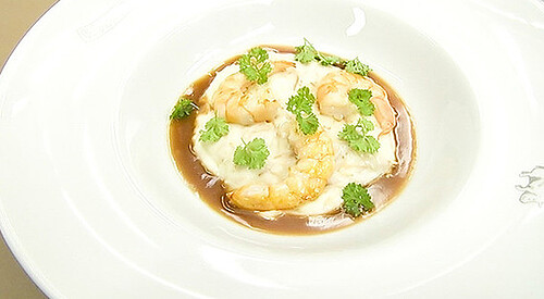 Fideua cremosa de coliflor y langostinos al ajillo