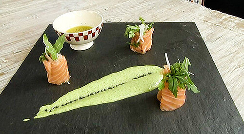 Sushi de salmón con mahonesa de berros
