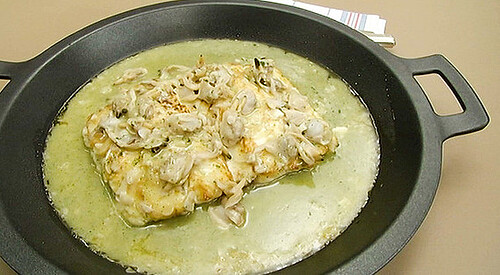 Merluza con almejas a la marinera