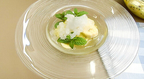 Jugo de pasión y platano con piña