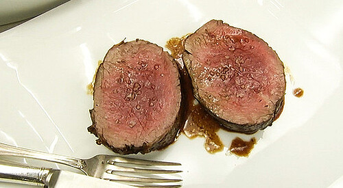 Solomillo asado con tocineta