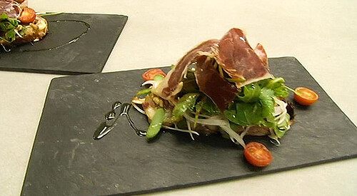 Tosta de camembert y jamón ibérico