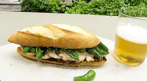 Bocata de lomo con pimientos