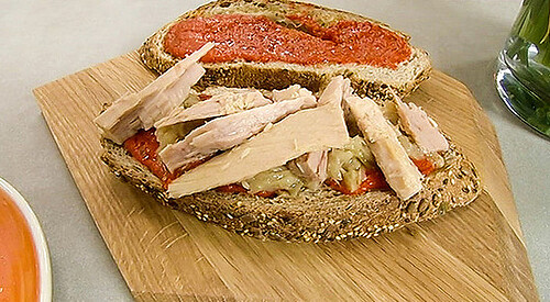 Sandwich de bonito “Deluxe”