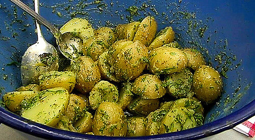 Ensalada de patata y hierbas