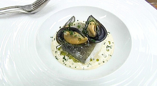 Bacalao confitado con vinagreta de mejillones