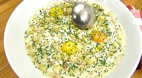 Ñoquis con berza y parmesano